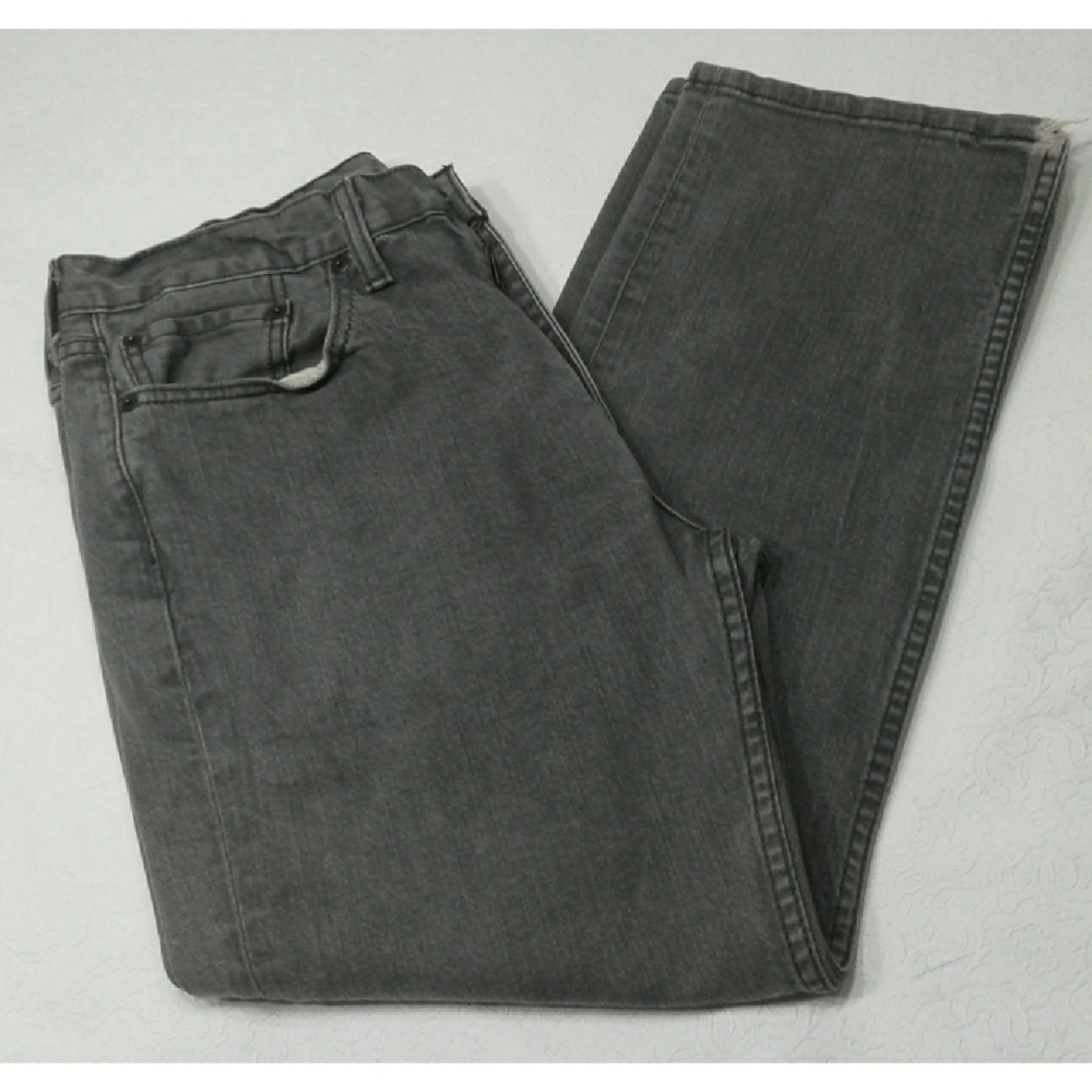 Men's Levi's Jeans 514 Gray color size w38 and L30